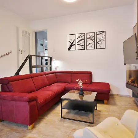 'kahle Poen' Mit Meinecardplus, Wintergarten Und Eingezaeuntem Garten *