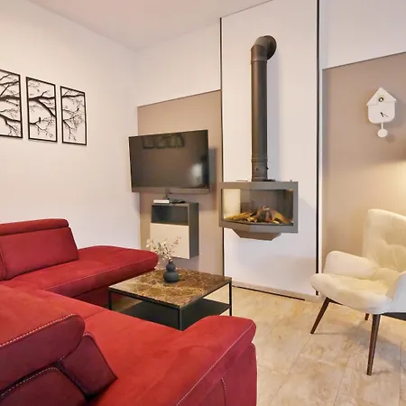 'kahle Poen' Mit Meinecardplus, Wintergarten Und Eingezaeuntem Garten