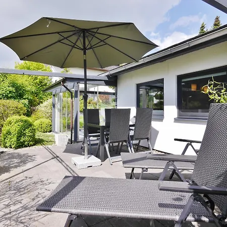 'kahle Poen' Mit Meinecardplus, Wintergarten Und Eingezaeuntem Garten