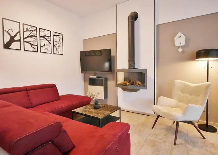 'kahle Poen' Mit Meinecardplus, Wintergarten Und Eingezaeuntem Garten